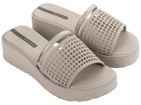 Klapki damskie japonki Ipanema Essence. Szare japonki Ipanema, bez wzorów, z gumy. Za 179.00 zł.