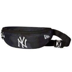 Torebka nerka New Era MLB New York Yankees Logo Mini Waist Bag pojemność 1,5 L. Niebieskie nerki i saszetki New Era, bez wzorów, sportowe, bez dodatków. Za 79.99 zł.