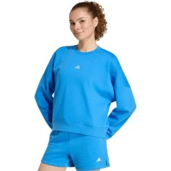 Bluza damska adidas Essentials Small Logo Feelcozy. Niebieskie bluzy bez kaptura adidas, xl, bez wzorów, z dzianiny, bez kaptura. Za 153.99 zł.