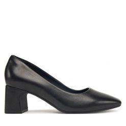 Czółenka Clarks. Czarne czółenka Clarks, bez wzorów, bez obcasa, bez zapięcia. Za 349.99 zł.
