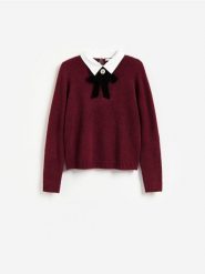Sweter z ozdobnym kołnierzem - bordowy. Czerwone swetry Reserved, l, bez wzorów, z dzianiny, bez ramiączek. Za 139.99 zł.