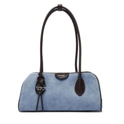 Torebka Calvin Klein. Niebieskie torebki klasyczne Calvin Klein, bez wzorów, z denimu, klasyczne, bez dodatków. Za 649.99 zł.