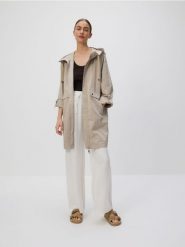 Wodoodporna parka oversize - beżowy. Brązowe płaszcze Reserved, l, bez wzorów, z tkaniny, bez kaptura. Za 199.99 zł.