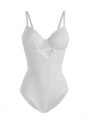 Body, średni stopień modelowania sylwetki. Białe bielizna modelująca bonprix, bez wzorów, bez ramiączek. Za 119.99 zł.