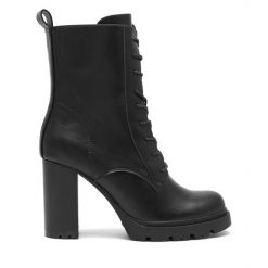 Trzewiki Clara Barson. Czarne botki Clara Barson, bez wzorów, bez obcasa, na słupku, bez zapięcia. Za 119.99 zł.