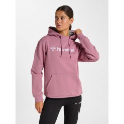 Bluza damska z kapturem Hummel Mover. Fioletowe bluzy Hummel, na zimę, bez wzorów, bez ramiączek, z kapturem. Za 148.50 zł.