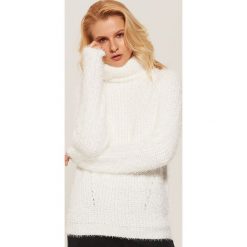 Sweter z golfem - Kremowy. Swetry marki INESIS. W wyprzedaży za 59.99 zł.