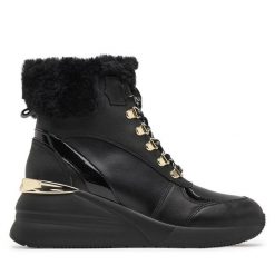 Botki Liu Jo. Czarne botki Liu Jo, bez wzorów, bez obcasa, na koturnie, bez zapięcia. Za 519.99 zł.