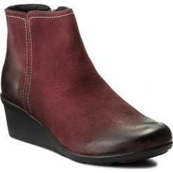 Botki SERGIO BARDI - Alatri FW127258117LK 834. Czerwone botki Sergio Bardi, bez wzorów, z nubiku, bez obcasa, na obcasie, bez zapięcia. W wyprzedaży za 229.00 zł.