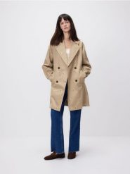 Płaszcz z haftem - beżowy. Brązowe płaszcze Reserved, l, bez wzorów, z bawełny, bez kaptura. Za 359.99 zł.