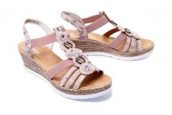 RIEKER 619B2-31 rosa, sandały damskie. Czerwone sandały Rieker, bez wzorów, bez obcasa, na koturnie, bez zapięcia. Za 319.90 zł.