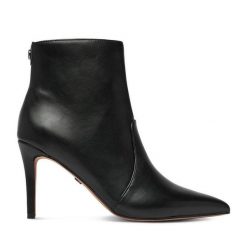 Botki Nine West. Czarne botki Nine West, bez wzorów, bez obcasa, na szpilce, bez zapięcia. Za 279.99 zł.