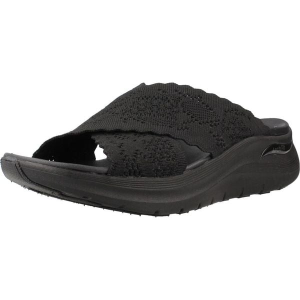 Sandały SKECHERS 164079S Czarny. Czarne sandały Skechers, bez wzorów, z materiału, bez obcasa, bez zapięcia. Za 260.99 zł.