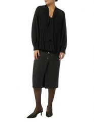 S.Oliver Bluzka w kolorze czarnym rozmiar: 40. Czarne bluzki S.Oliver, s, bez wzorów, bez kołnierzyka, bez ramiączek. Za 130.99 zł.