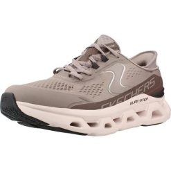 Buty SKECHERS 150510S Brązowy. Brązowe buty trekkingowe Skechers, bez wzorów, z materiału, bez zapięcia, na fitness i siłownię. Za 447.99 zł.