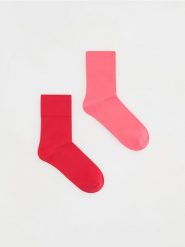 Skarpety 2 pack - różowy. Czerwone skarpetki Reserved, bez wzorów. W wyprzedaży za 19.99 zł.