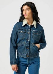WRANGLER DAMSKA KURTKA JEANSOWA WRANGLER HERITAGE SHERPA JACKET WASHED OUT 112355410. Kurtki Wrangler, s, bez wzorów, z jeansu, bez kaptura. W wyprzedaży za 229.99 zł.