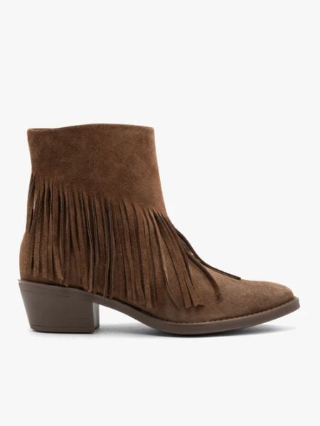 Brązowe botki z frędzlami ze skóry welurowej. Brązowe botki Brawo sp. z o.o., bez wzorów, ze skóry, boho, bez obcasa, bez zapięcia. Za 479.99 zł.