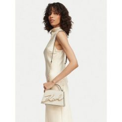 Torebka KARL LAGERFELD. Białe listonoszki KARL LAGERFELD, bez wzorów, bez dodatków. Za 1,299.00 zł.