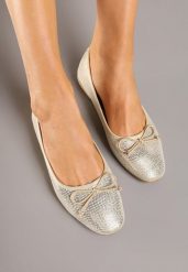 Złote Balerinki Vices z Ozdobną Kokardą i Tłoczeniem Typu Skóra Węża Tultewia. Żółte baleriny Renee, bez wzorów, z jeansu, eleganckie, bez obcasa, na obcasie, bez zapięcia. Za 59.99 zł.