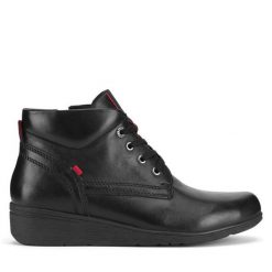 Botki Go Soft. Czarne botki GO SOFT, bez wzorów, bez obcasa, na płaskiej podeszwie, bez zapięcia. Za 149.99 zł.