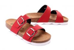 DR. BRINKMANN 700272-04 rot, klapki damskie. Czerwone klapki Dr. Brinkmann, bez wzorów, bez obcasa, bez zapięcia. Za 244.90 zł.