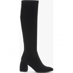 KOZAKI NA OBCASIE CATRINA. Czarne kozaki Ryłko, bez wzorów, z nubiku, z okrągłym noskiem, bez obcasa, na obcasie, bez zapięcia. Za 339.99 zł.