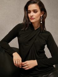 Milan Kiss Bluzka w kolorze czarnym rozmiar: XL. Czarne bluzki Milan Kiss, xl, bez wzorów, bez kołnierzyka, bez ramiączek. Za 96.14 zł.