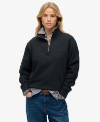 Superdry Sweter półgolf z zamkiem Essential Logo – Luźny krój. Niebieskie swetry Superdry, bez wzorów, z bawełny, bez ramiączek. Za 279.65 zł.