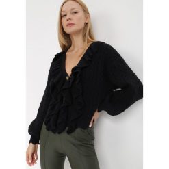 Czarny Sweter Nadamora. Czarne swetry Born2be, m, z aplikacjami, prążkowane, bez ramiączek. W wyprzedaży za 125.99 zł.