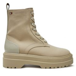 Trapery Tommy Hilfiger. Brązowe traperki Tommy Hilfiger, bez wzorów, bez obcasa, bez zapięcia. Za 799.99 zł.