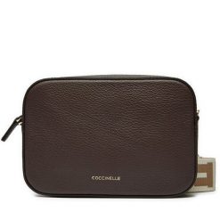 Torebka Coccinelle. Brązowe listonoszki Coccinelle, bez wzorów, bez dodatków. Za 599.99 zł.