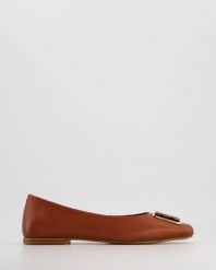 BRĄZOWE BALERINY E131 TAN. Brązowe baleriny Venezia, bez wzorów, ze skóry, bez obcasa, bez zapięcia. Za 219.00 zł.