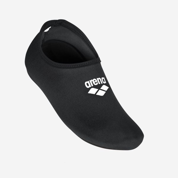 Skarpetki antypoślizgowe basenowe Arena. Skarpetki Arena, bez wzorów, z materiału. Za 79.99 zł.