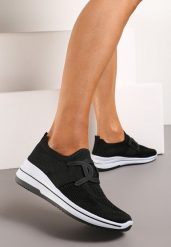 Czarne Wsuwane Buty Sportowe na Niewysokim Koturnie Wianara. Czarne buty sportowe lifestyle Renee, bez wzorów, z dresówki, bez zapięcia. W wyprzedaży za 35.99 zł.