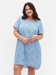 Zizzi Sukienka letnia CA02310P Niebieski Loose Fit. Niebieskie sukienki Zizzi, xl, bez wzorów, z syntetyku, bez kołnierzyka, bez ramiączek. Za 59.99 zł.