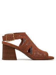Clarks Sandały Siara65 Flow 26176346 Brązowy. Brązowe sandały Clarks, bez wzorów, z nubiku, bez obcasa, na słupku, bez zapięcia. Za 629.99 zł.