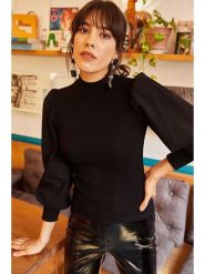 Olalook Bluzka w kolorze czarnym rozmiar: M. Czarne bluzki Olalook, m, bez wzorów, z bawełny, bez kołnierzyka, bez ramiączek. Za 56.99 zł.