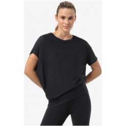 Koszulka z krótkim rękawem damska SUPER.NATURAL Yoga Loose Tee. Czarne t-shirty sportowe super.natural, bez wzorów, bez ramiączek. Za 430.49 zł.