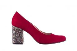 Czółenka Bayla-056 7063-1432 Bordo Glitter, Skóra naturalna - 35. Czerwone czółenka Bayla, bez wzorów, ze skóry, eleganckie, bez obcasa, bez zapięcia. W wyprzedaży za 179.10 zł.