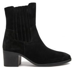 Botki Marco Tozzi. Czarne botki Marco Tozzi, bez wzorów, bez obcasa, na słupku, bez zapięcia. Za 259.99 zł.