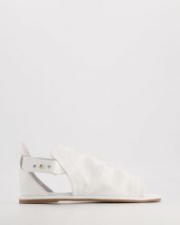 BIAŁE SANDAŁY 35422300 WHITE. Białe sandały Venezia, bez wzorów, ze skóry, bez obcasa, bez zapięcia. Za 329.00 zł.