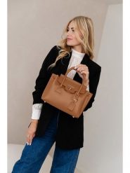 Lia Biassoni Skórzana torebka w kolorze jasnobrązowym - 30 x 23 x 11 cm rozmiar: onesize. Brązowe torebki klasyczne Lia Biassoni, bez wzorów, z materiału, przez ramię, bez dodatków. Za 282.99 zł.