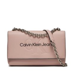 Torebka Calvin Klein Jeans. Czerwone listonoszki Calvin Klein Jeans, bez wzorów, z jeansu, bez dodatków. Za 349.99 zł.