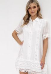 Biała Koszulowa Sukienka Mini z Koronką i Perłowymi Guzikami Isira. Białe sukienki Born2be, na imprezę, m, bez wzorów, z koronki, eleganckie, bez kołnierzyka, bez ramiączek, mini, koszulowe. Za 179.99 zł.