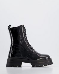 CZARNE BOTKI 027352 P BLACK. Czarne botki Venezia, bez wzorów, ze skóry, bez obcasa, bez zapięcia. Za 319.00 zł.