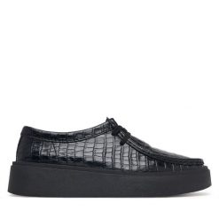 Półbuty Clarks. Czarne półbuty wsuwane Clarks, bez wzorów, bez obcasa, na płaskiej podeszwie. Za 569.99 zł.