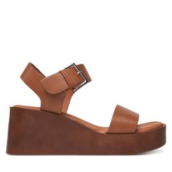 Sandały Call It Spring. Brązowe sandały Call it Spring, bez wzorów, bez obcasa, na koturnie, bez zapięcia. Za 219.99 zł.