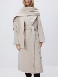 Płaszcz handmade z odpinanym szalem - kremowy. Białe płaszcze Reserved, l, bez wzorów, z tkaniny, bez kaptura. Za 599.99 zł.