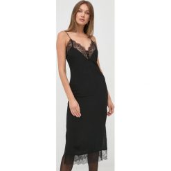 Twinset sukienka kolor czarny midi prosta. Czarne sukienki Twinset, na co dzień, bez wzorów, z koronki, bez kołnierzyka, bez ramiączek, midi. W wyprzedaży za 629.99 zł.